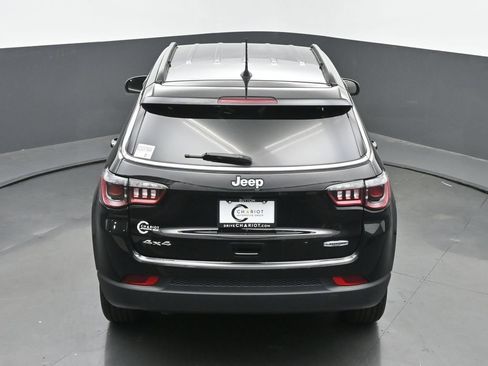 Used 2025 Jeep Compass Latitude AWD/4WD image 49
