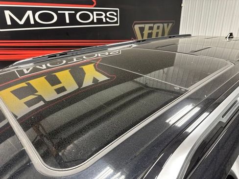 Used 2024 Jeep Grand Wagoneer L Series III AWD/4WD image 5