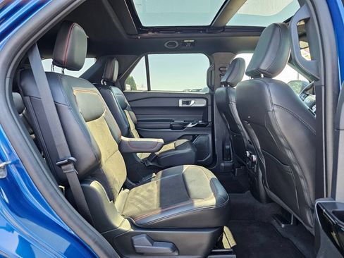 Used 2023 Ford Explorer ST-Line AWD/4WD image 13