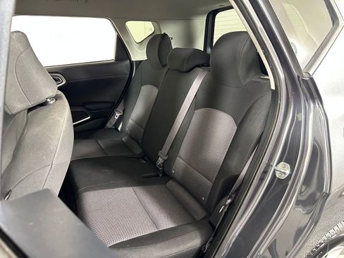 Used 2022 Kia Soul LX w/ Technology Package FWD image 16