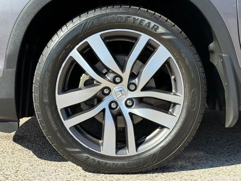Used 2017 Honda Pilot Touring image 28