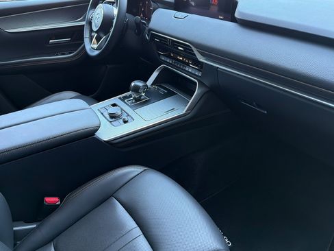 Certified 2025 MAZDA CX-90 Plug-In Hybrid w/ Preferred AWD/4WD image 18