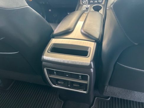 Used 2017 Nissan Murano Platinum w/ Platinum Technology Package AWD/4WD image 21