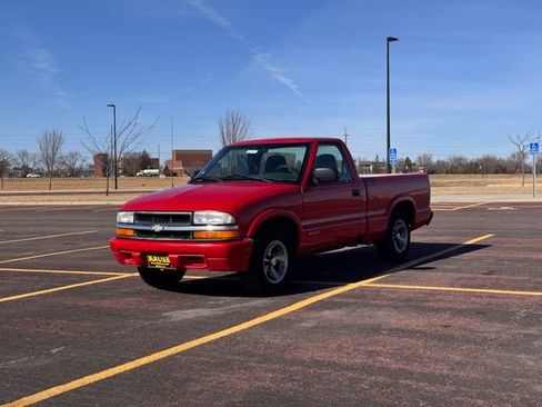 Used 1999 Chevrolet S10 Pickup LS w/ Preferred Equipment Group image 28