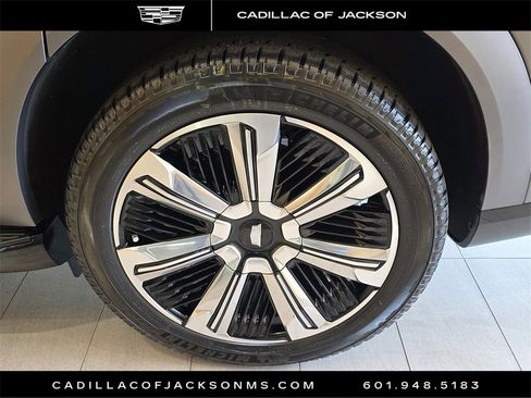 New 2026 Cadillac Escalade IQ Luxury 2 image 8