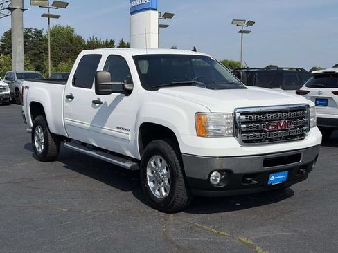 Used 2014 GMC Sierra 2500 SLE w/ SLE Preferred Package AWD/4WD image 1
