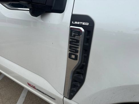 Used 2024 Ford F250 Limited AWD/4WD image 7