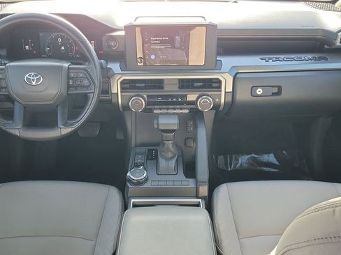 Certified 2025 Toyota Tacoma SR5 AWD/4WD image 11