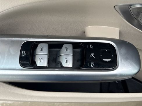 Used 2022 Mercedes-Benz C 300 Sedan image 15