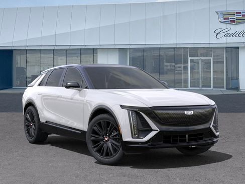 New 2025 Cadillac Lyriq Sport image 7