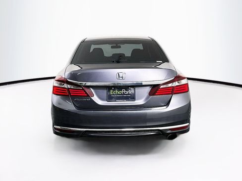Used 2017 Honda Accord LX image 7