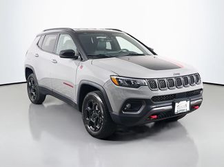 Used 2024 Jeep Compass Trailhawk AWD/4WD video 1