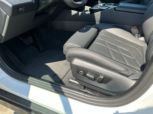 Certified 2025 BMW 530i w/ Premium Package image 12