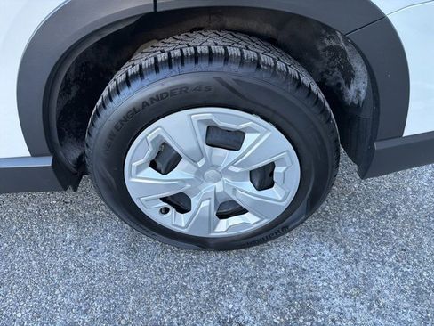 Used 2023 Subaru Forester Base image 16