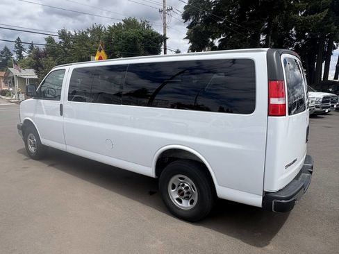 Used 2025 GMC Savana 3500 LT w/ LT Preferred Equipment Group RWD image 12
