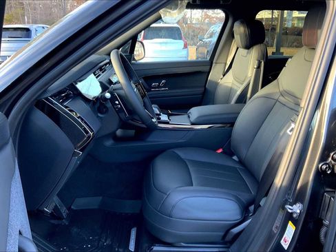 New 2025 Land Rover Range Rover Sport Dynamic SE image 13