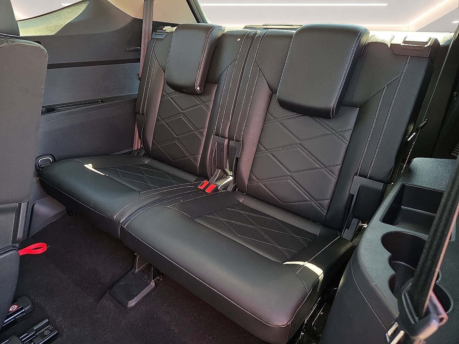 Used 2025 Volkswagen Atlas SE AWD/4WD image 10