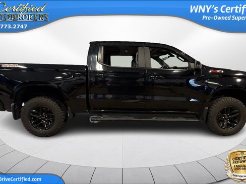 Used 2021 Chevrolet Silverado 1500 LT Trail Boss w/ Convenience Package II AWD/4WD image 4