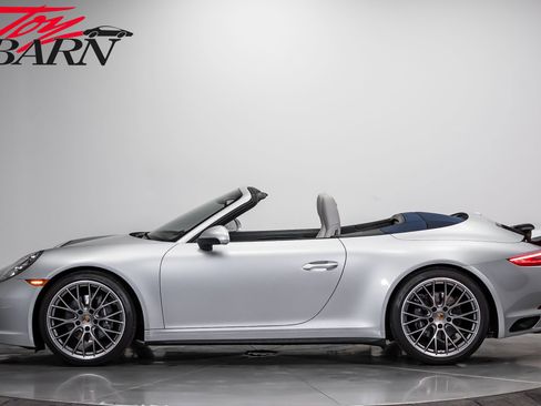 Used 2017 Porsche 911 Carrera 4 AWD/4WD image 2
