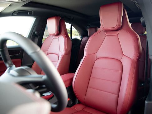 New 2026 Porsche Macan 4 Electric image 5