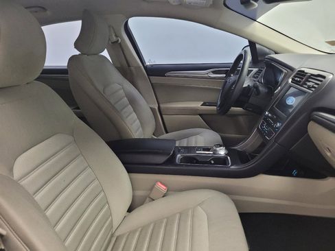 Used 2019 Ford Fusion SE FWD image 21