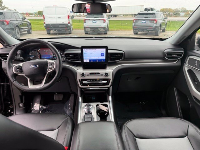 Used 2024 Ford Explorer XLT w/ Equipment Group 202A AWD/4WD image 29