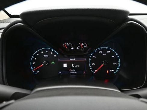 Used 2022 Chevrolet Colorado LT w/ Safety Package RWD image 9