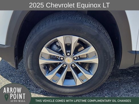 Used 2025 Chevrolet Equinox LT FWD image 16