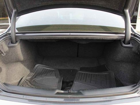 Used 2019 Chrysler 300 Touring L w/ Quick Order Package 22F image 8