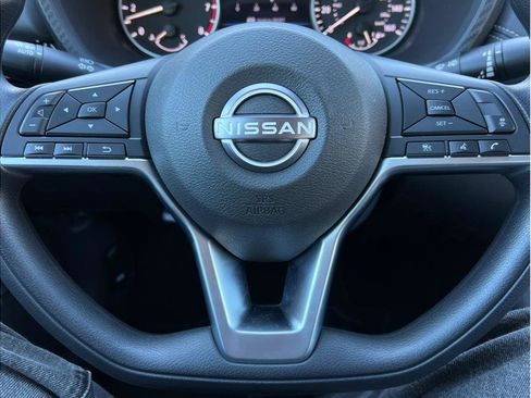 Used 2025 Nissan Sentra SV image 10