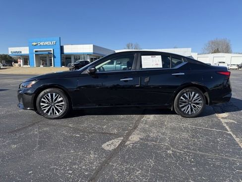 Used 2025 Nissan Altima 2.5 SV image 6