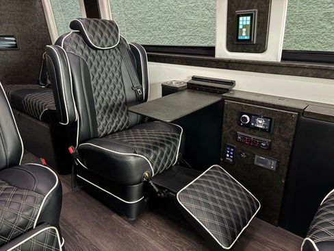 Used 2019 Mercedes-Benz Sprinter 170 w/ Driver Convenience Package image 37