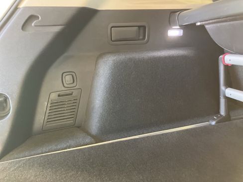 Used 2017 Cadillac XT5 Premium Luxury image 32