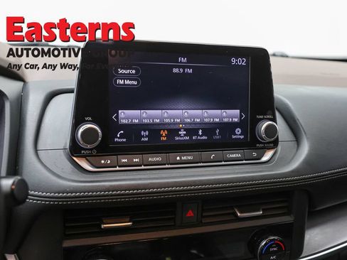 Used 2023 Nissan Rogue SV AWD/4WD image 18