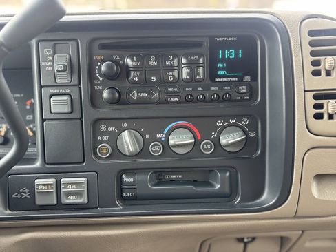Used 1997 Chevrolet Tahoe 4WD w/ Preferred Equipment Group 3 image 22
