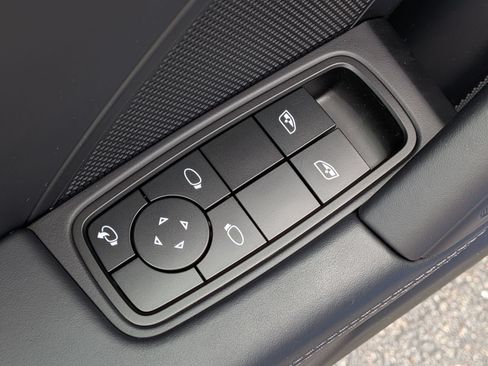 Certified 2025 Porsche 911 Carrera RWD image 23