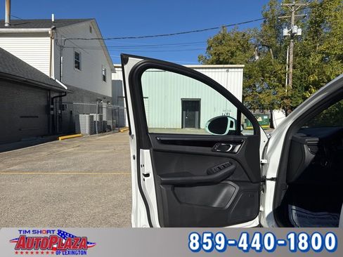 Used 2020 Porsche Macan image 56