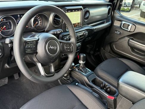 Used 2023 Jeep Gladiator Sport AWD/4WD image 10