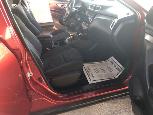 Used 2015 Nissan Rogue S image 8