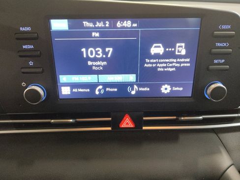Used 2025 Hyundai Elantra SE FWD image 25
