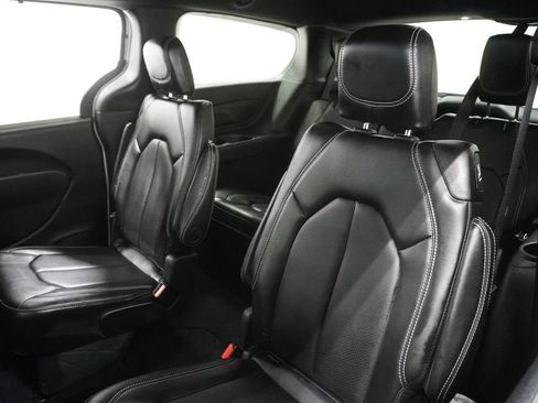 New 2026 Chrysler Pacifica Select FWD image 14