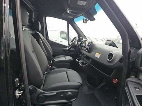 New 2025 Mercedes-Benz Sprinter 2500 image 18