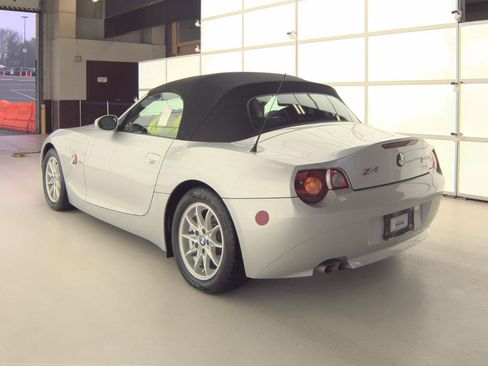 Used 2004 BMW Z4 2.5i image 4