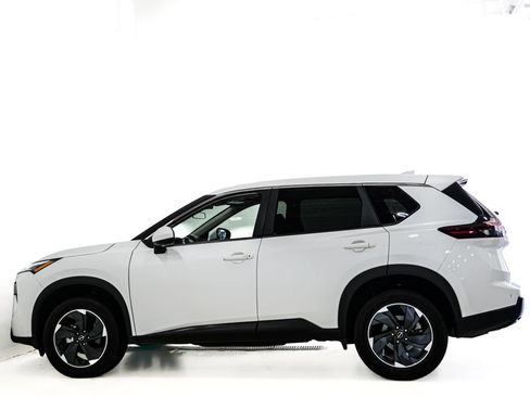 Used 2025 Nissan Rogue SV AWD/4WD image 5