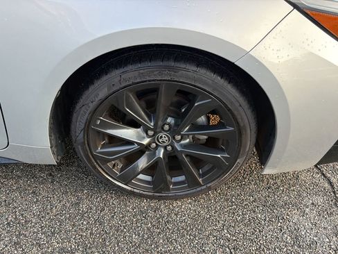 Used 2024 Toyota Corolla SE w/ SE Premium Package FWD image 20