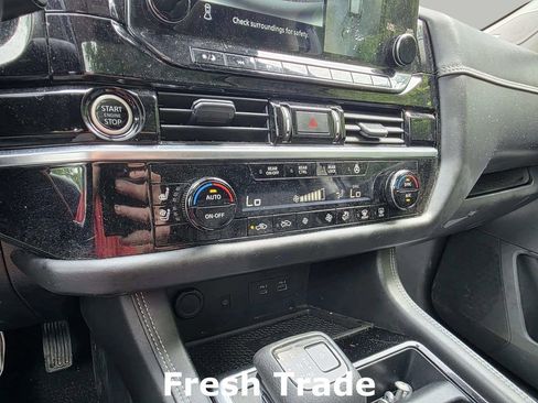 Used 2023 Nissan Pathfinder Platinum w/ Lighting Package (N93) AWD/4WD image 17