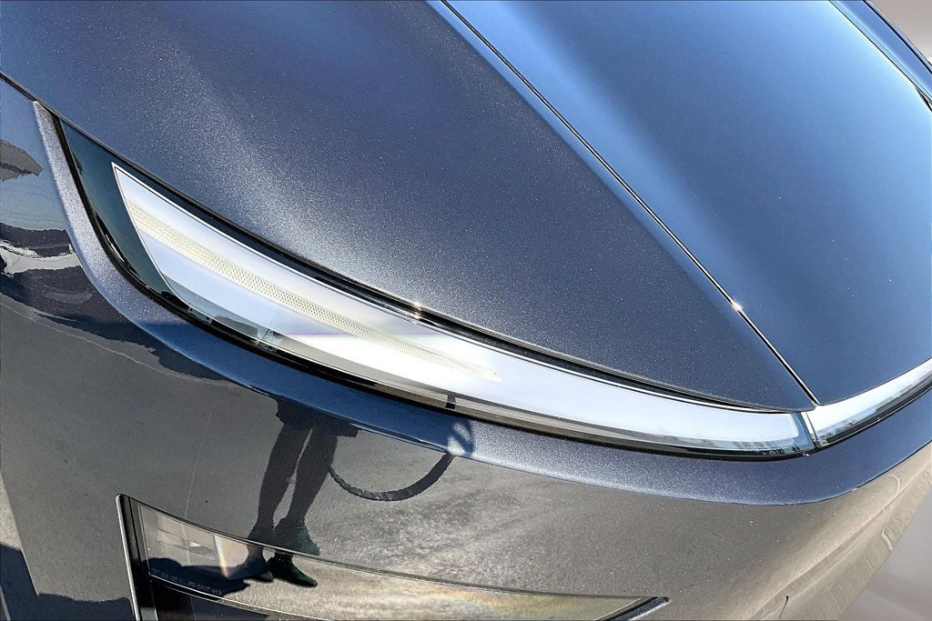 Used 2026 Tesla Model Y 2WD image 31