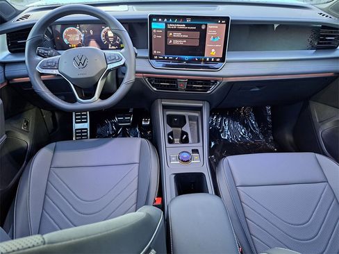 New 2026 Volkswagen Tiguan SE R-Line image 5