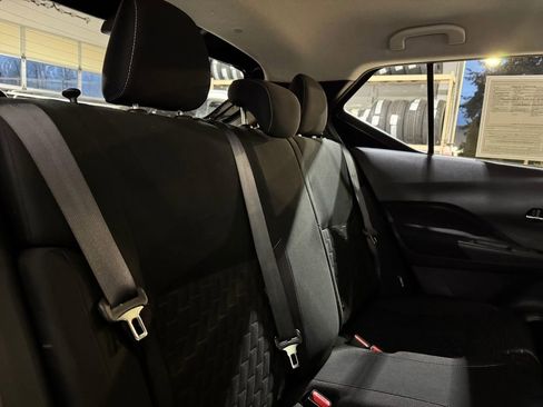 Used 2022 Nissan Kicks SV image 31
