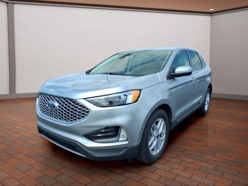 Used 2024 Ford Edge SEL w/ Convenience Package AWD/4WD image 4